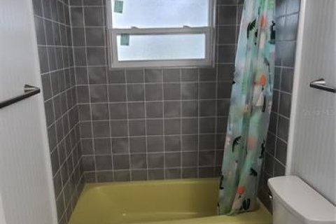 House in Sarasota, Florida 2 bedrooms, 75.25 sq.m. № 1913947 - photo 15