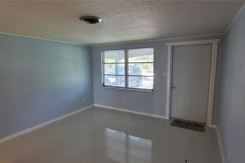 House in Sarasota, Florida 2 bedrooms, 75.25 sq.m. № 1913947 - photo 6