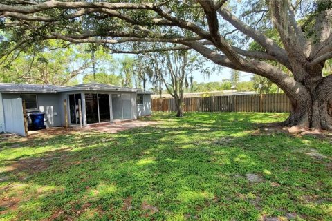 House in Sarasota, Florida 2 bedrooms, 75.25 sq.m. № 1913947 - photo 9