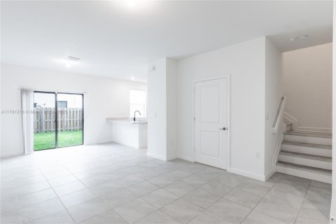Townhouse in Homestead, Florida 3 bedrooms, 123.65 sq.m. № 1861892 - photo 3