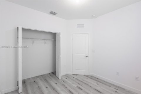 Townhouse in Homestead, Florida 3 bedrooms, 123.65 sq.m. № 1861892 - photo 26