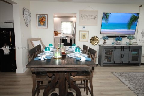House in Boynton Beach, Florida 2 bedrooms, 132.66 sq.m. № 2074916 - photo 9