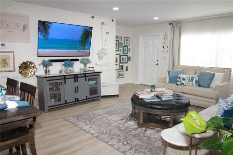 House in Boynton Beach, Florida 2 bedrooms, 132.66 sq.m. № 2074916 - photo 7