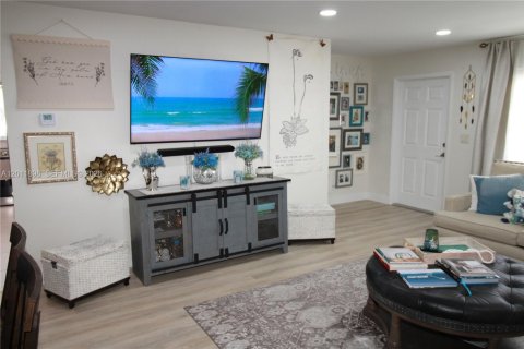 House in Boynton Beach, Florida 2 bedrooms, 132.66 sq.m. № 2074916 - photo 25