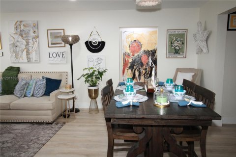 House in Boynton Beach, Florida 2 bedrooms, 132.66 sq.m. № 2074916 - photo 11