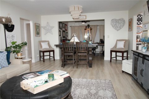 House in Boynton Beach, Florida 2 bedrooms, 132.66 sq.m. № 2074916 - photo 4