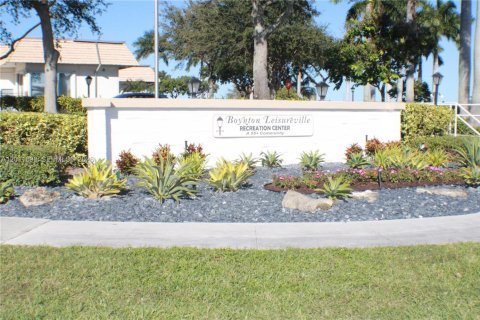 House in Boynton Beach, Florida 2 bedrooms, 132.66 sq.m. № 2074916 - photo 29