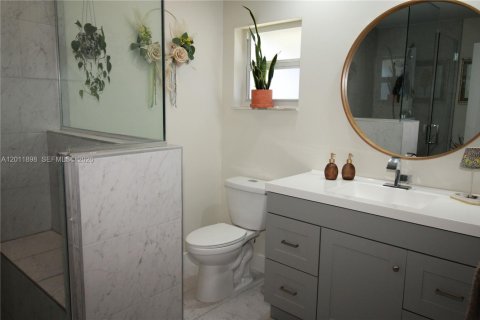 House in Boynton Beach, Florida 2 bedrooms, 132.66 sq.m. № 2074916 - photo 16
