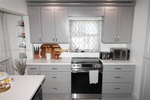 House in Boynton Beach, Florida 2 bedrooms, 132.66 sq.m. № 2074916 - photo 24