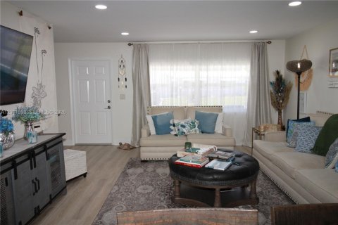 House in Boynton Beach, Florida 2 bedrooms, 132.66 sq.m. № 2074916 - photo 6