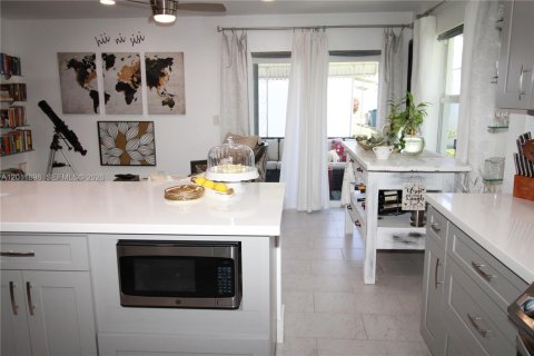 House in Boynton Beach, Florida 2 bedrooms, 132.66 sq.m. № 2074916 - photo 21