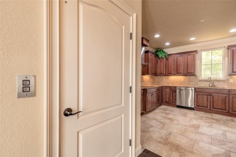 Condo in Port Orange, Florida, 4 bedrooms  № 2128999 - photo 17
