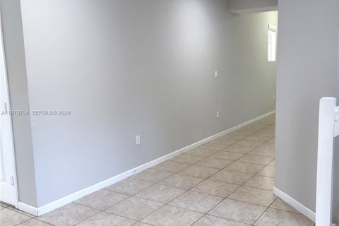 Снять в аренду виллу или дом в Хомстед, Флорида 4 спальни, 232.16м2, № 2033347 - фото 14