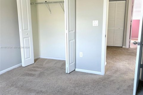 Снять в аренду виллу или дом в Хомстед, Флорида 4 спальни, 232.16м2, № 2033347 - фото 25