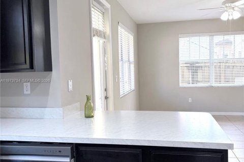 Снять в аренду виллу или дом в Хомстед, Флорида 4 спальни, 232.16м2, № 2033347 - фото 11