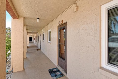 Condo in Bradenton, Florida, 2 bedrooms  № 1873858 - photo 1