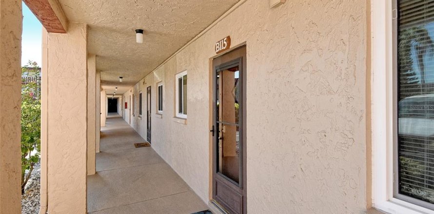 Condo in Bradenton, Florida, 2 bedrooms  № 1873858