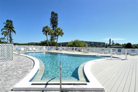 Condo in Bradenton, Florida, 2 bedrooms  № 1873858 - photo 5
