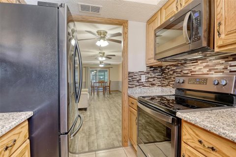 Condo in Bradenton, Florida, 2 bedrooms  № 1873858 - photo 22