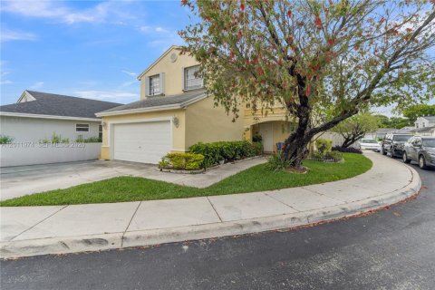 Casa en venta en Sunrise, Florida, 4 dormitorios, 191.84 m2 № 2074988 - foto 2