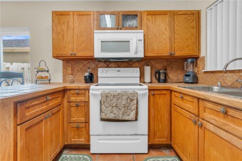 Casa en venta en Sunrise, Florida, 4 dormitorios, 191.84 m2 № 2074988 - foto 7