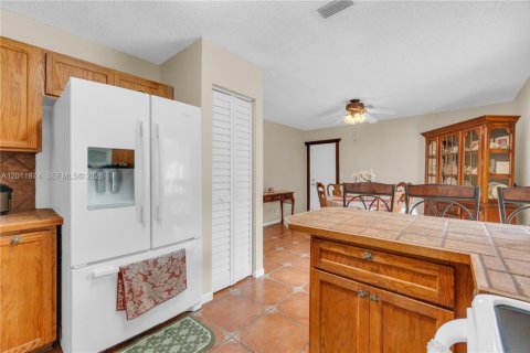 Casa en venta en Sunrise, Florida, 4 dormitorios, 191.84 m2 № 2074988 - foto 6