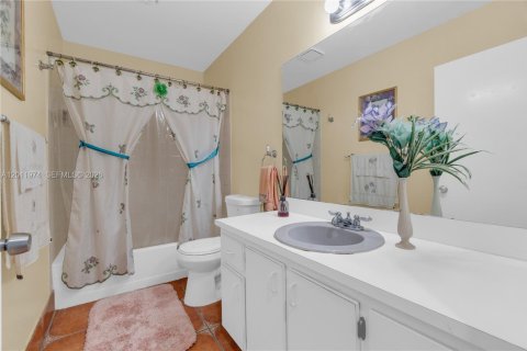 Casa en venta en Sunrise, Florida, 4 dormitorios, 191.84 m2 № 2074988 - foto 17