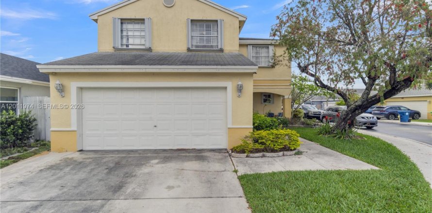 Casa en Sunrise, Florida 4 dormitorios, 191.84 m2 № 2074988