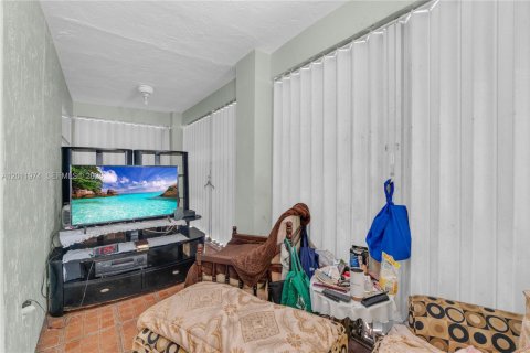 Casa en venta en Sunrise, Florida, 4 dormitorios, 191.84 m2 № 2074988 - foto 21
