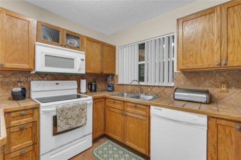Casa en venta en Sunrise, Florida, 4 dormitorios, 191.84 m2 № 2074988 - foto 8