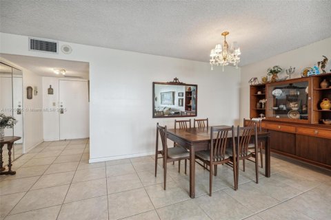 Снять в аренду кондоминиум в Холливуд, Флорида 2 спальни, 123.93м2, № 1975040 - фото 12