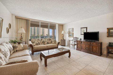 Снять в аренду кондоминиум в Холливуд, Флорида 2 спальни, 123.93м2, № 1975040 - фото 10