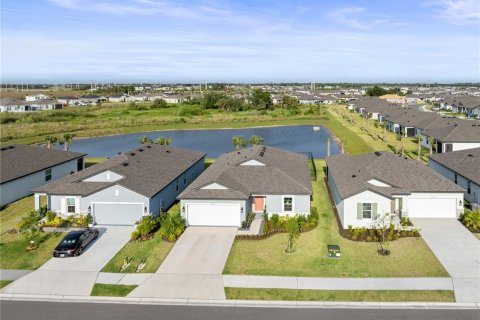 House in Parrish, Florida 3 bedrooms, 178.19 sq.m. № 2393435 - photo 2