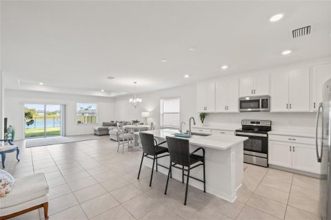 House in Parrish, Florida 3 bedrooms, 178.19 sq.m. № 2393435 - photo 3