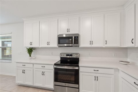 House in Parrish, Florida 3 bedrooms, 178.19 sq.m. № 2393435 - photo 8