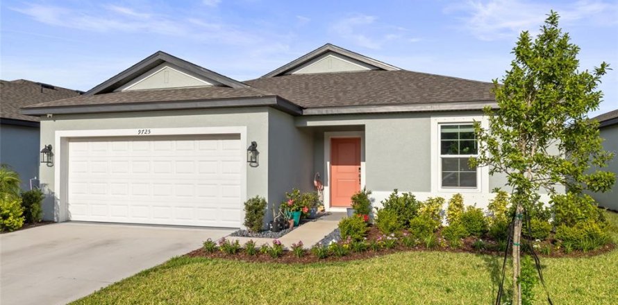 House in Parrish, Florida 3 bedrooms, 178.19 sq.m. № 2393435