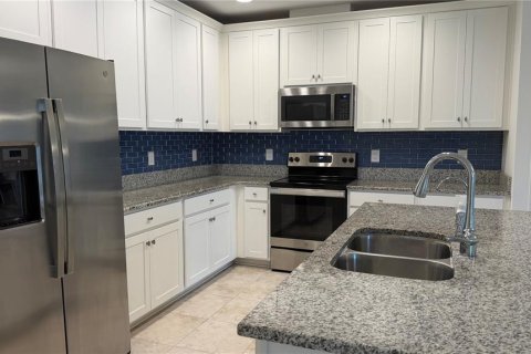 House in Spring Hill, Florida 4 bedrooms, 194.91 sq.m. № 2377679 - photo 3