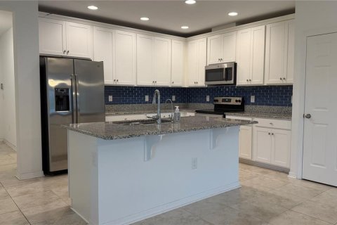 House in Spring Hill, Florida 4 bedrooms, 194.91 sq.m. № 2377679 - photo 4