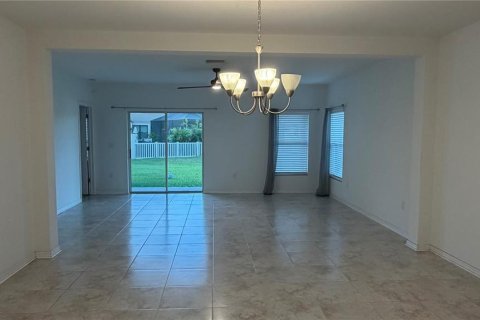 House in Spring Hill, Florida 4 bedrooms, 194.91 sq.m. № 2377679 - photo 6