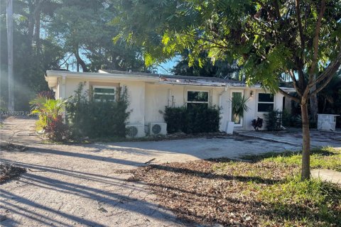 Villa ou maison à vendre à Dania Beach, Floride: 4 chambres, 95.04 m2 № 1994970 - photo 4