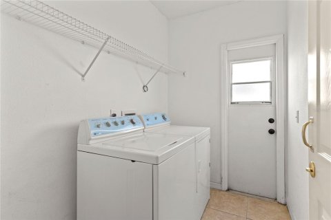 Villa ou maison à vendre à Kissimmee, Floride: 4 chambres, 264.49 m2 № 1628996 - photo 8