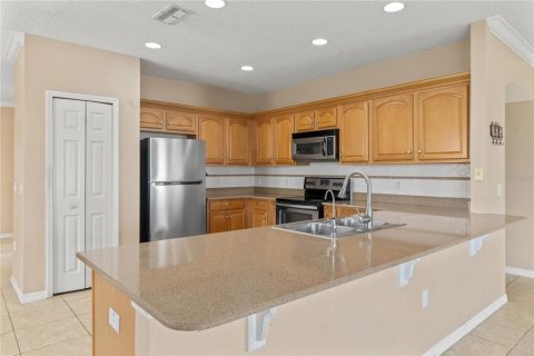 Villa ou maison à vendre à Kissimmee, Floride: 4 chambres, 264.49 m2 № 1628996 - photo 12