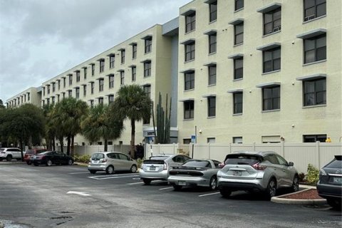 Condo in Clearwater, Florida, 1 bedroom  № 1846989 - photo 1