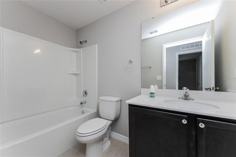 House in Poinciana, Florida 4 bedrooms, 176.79 sq.m. № 1841929 - photo 14