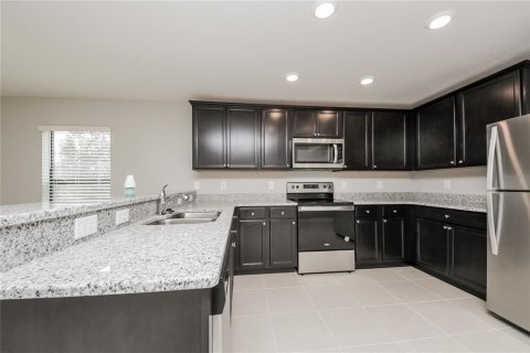 House in Poinciana, Florida 4 bedrooms, 176.79 sq.m. № 1841929 - photo 8