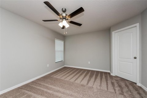 House in Poinciana, Florida 4 bedrooms, 176.79 sq.m. № 1841929 - photo 10