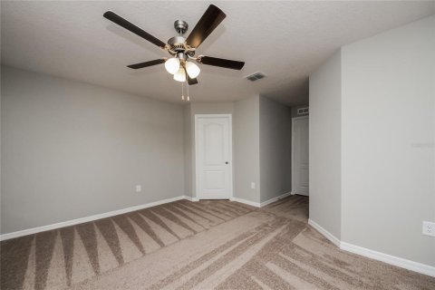 House in Poinciana, Florida 4 bedrooms, 176.79 sq.m. № 1841929 - photo 9