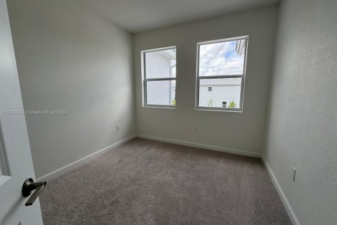 Снять в аренду виллу или дом в Пемброк-Пайнс, Флорида 3 спальни, 166.02м2, № 1943005 - фото 6