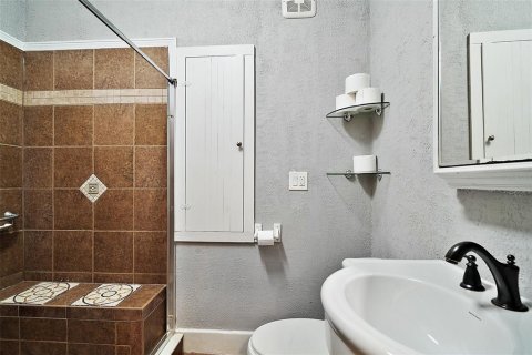 Купить коммерческую недвижимость в Юстис, Флорида 221.66м2, № 1774865 - фото 19