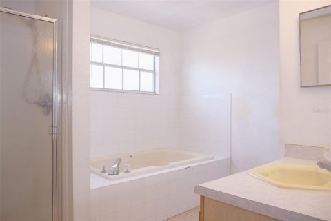 Condominio en alquiler en Orlando, Florida, 2 dormitorios, 136.19 m2 № 1880853 - foto 3